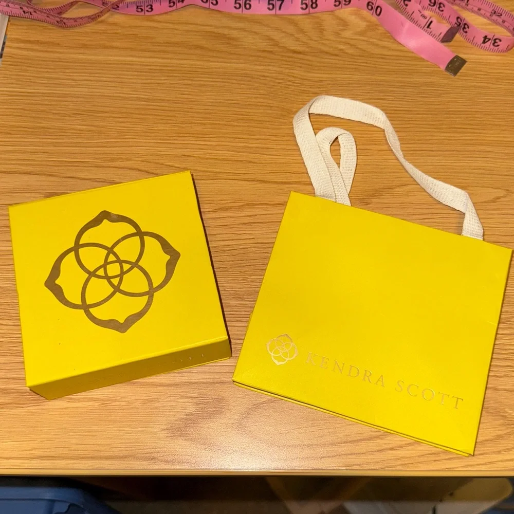 Kendra Scott Four Jewelry Bags, One Box, and One Bag - Picture 3 of 5